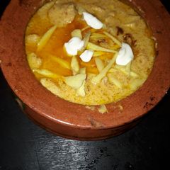 A picture of Chicken handi.