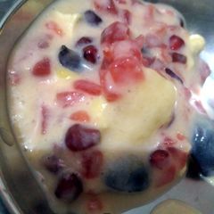 A picture of Fruit Custard.