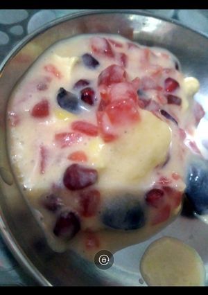 A picture of Fruit Custard.