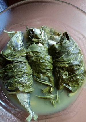 Foto resep Ikan masak bungkus daun singkong