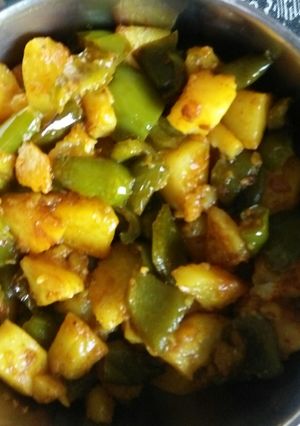 A picture of Aloo shimla mirch.