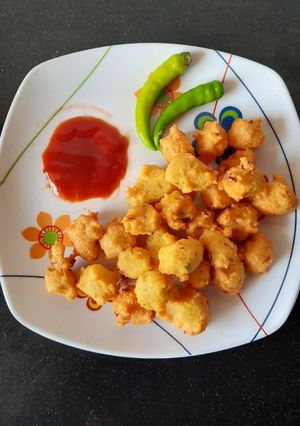 A picture of Mixed dal pakode.