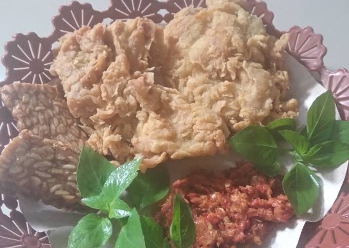 Ayam geprek maknyus#cabeku&#ayam MinLop WitYu#