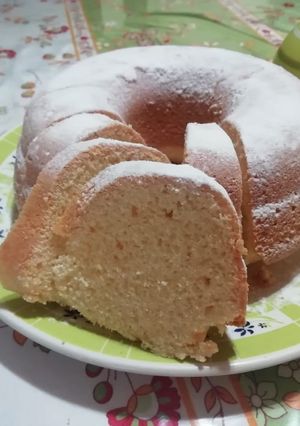 Una foto de Budín con limoncello casero 🍋🍋