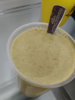 Una foto de Salsa🥙de🌯cilantro🌿🥛🥑