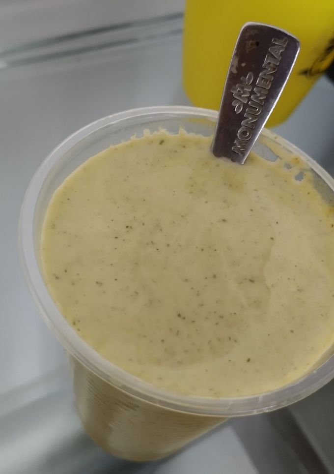 Una foto de Salsa🥙de🌯cilantro🌿🥛🥑