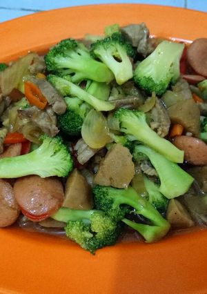 Foto resep Oseng brokoli sosis bakso