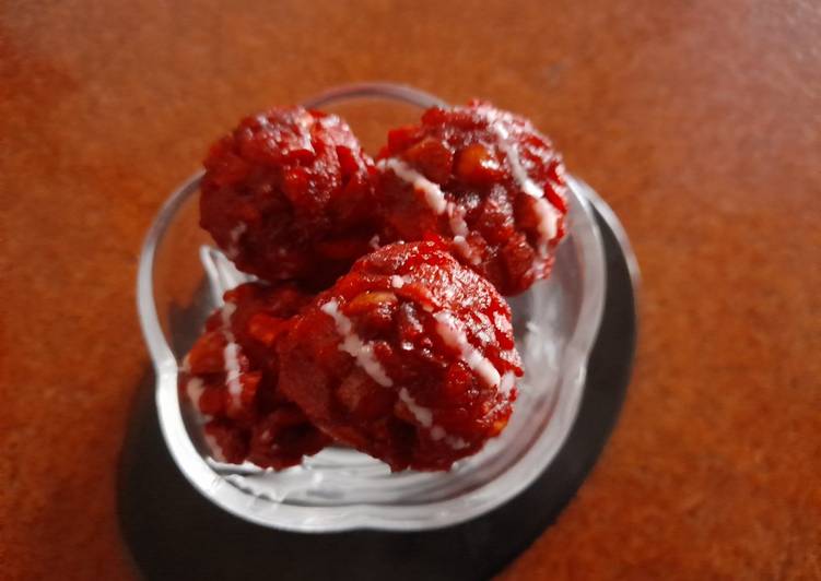 Dusky rose coconut laddoo with pan filling