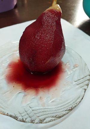 Una foto de Peras al vino