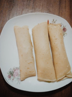 A picture of Stuffed Crepes.