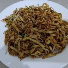 A picture of Kwetiauw Ayam Goreng Pedas.