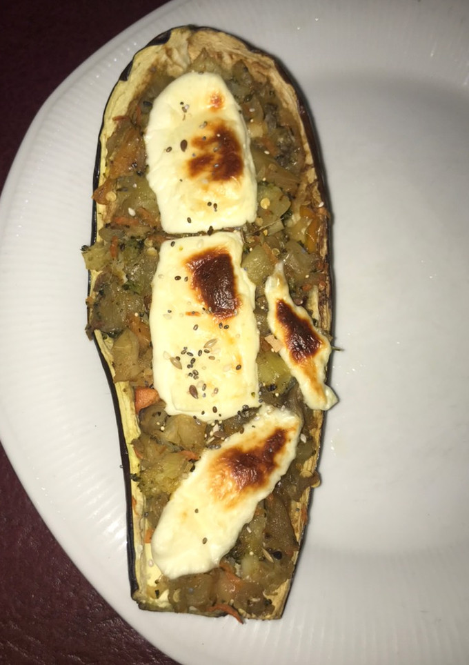 Una foto de Berenjenas rellenas vegetarianas