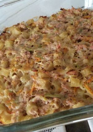 Una foto de Pasta al horno con atún y vegetales