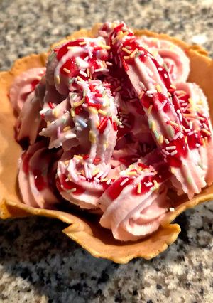Una foto de Helado de fresa en la ninja creami