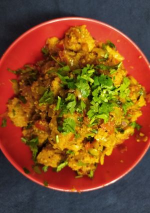 A picture of Kanchipuram masala Idli.