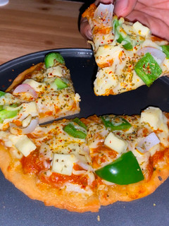 Tawa Pizza Veg Delight செய்முறை முக்கிய புகைப்படம்