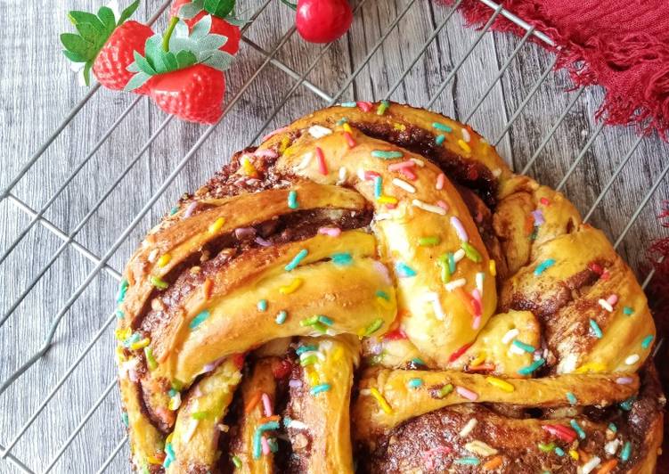 Choco Hazelnut Babka