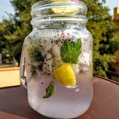 A picture of Dragon fruit mojito.