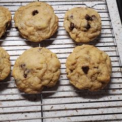 A picture of Lauren's Chocolate Chip Cookies 🍪.