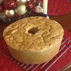 A picture of Sour Cream Pound Cake.