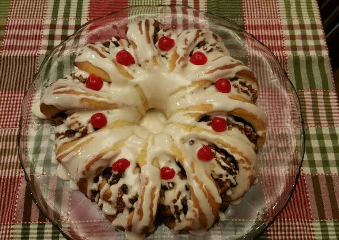 Steps to Make Speedy Family Christmas Roll