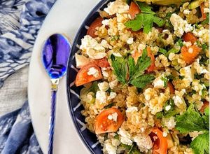 Foto principal de Bulgur con verduras y queso feta