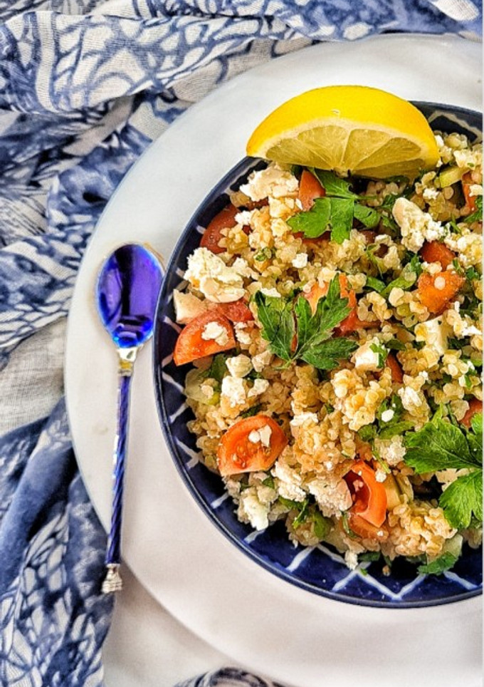 Una foto de Bulgur con verduras y queso feta