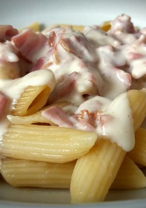 Penne Carbonara egyszerűen recept fotója