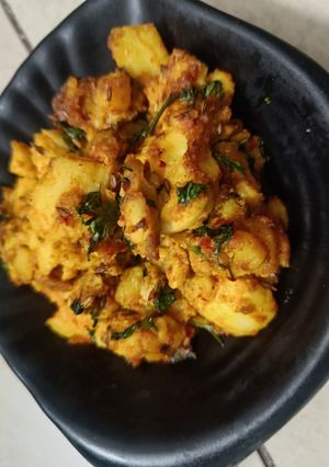 A picture of Chatpate aloo ki sookhi sabzi.