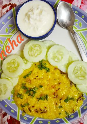 A picture of Evergreen all time favourite khichdi in my home😋.
