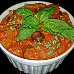 A picture of Mike's Garden Vegetable Meatless Spaghetti Sauce.