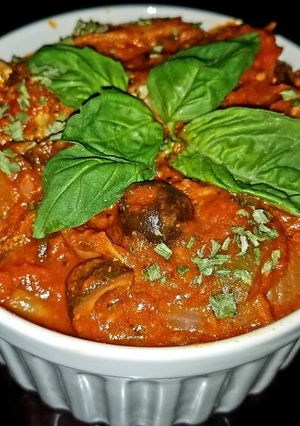 A picture of Mike's Garden Vegetable Meatless Spaghetti Sauce.
