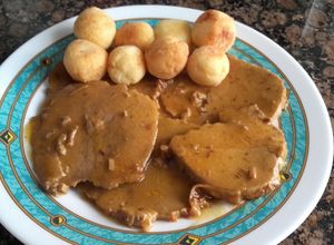 Foto principal de Redondo de ternera asado, y patatas duquesas