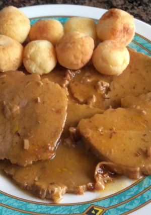 Foto principal de Redondo de ternera asado, y patatas duquesas