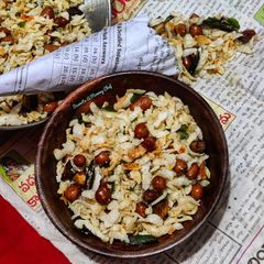 A picture of Chivda Namkeen (Chuda mixture).