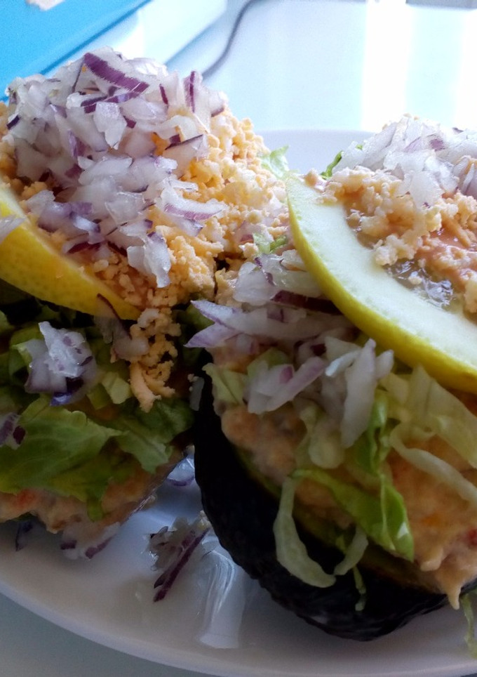 Una foto de Aguacates rellenos a mi gusto