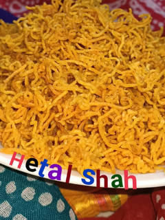 आलू भुजिया/ सेव(Aloo bhujiya /sev recipe in hindi) रेसिपी मुख्य फोटो