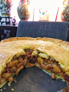 A picture of Traditional American Apple Pie.