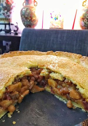 A picture of Traditional American Apple Pie.