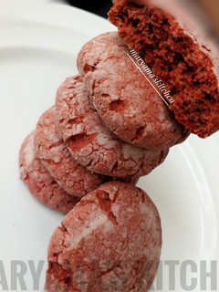 A picture of Red velvet cookies.