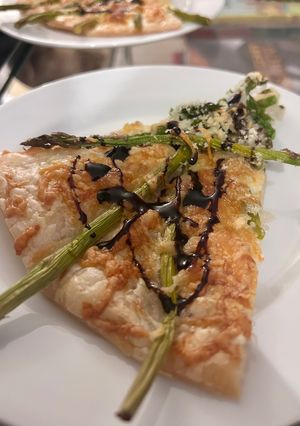 Una foto de Hojaldre (sin gluten) de espárragos trigueros