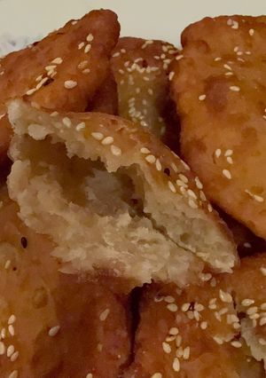 Hình của món Bánh tiêu chuối (Banana stuffed Fried Dough Puffs).