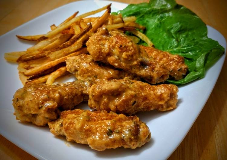 Simple Way to Prepare Homemade Crispy Parmesan Garlic Wings