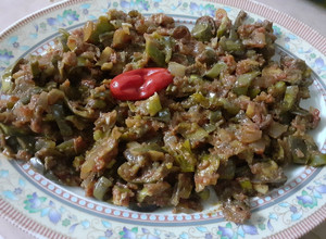 صورة لوصفة طريقة عمل المسقعه المصريه بدون لحمه ومن غيرمايشرب زيت 😋😋😋