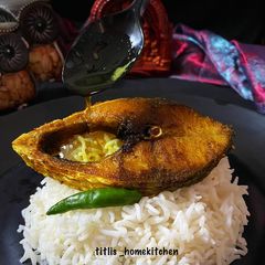 Ilish Mach bhaja A picture of Ilish Mach bhaja.