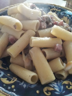 Foto di Tortiglioni melanzane,pancetta e provola