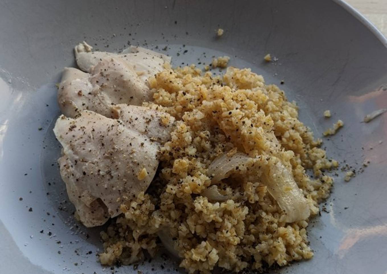 Healthy poached chicken w/ bulgur wheat