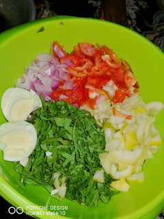 A picture of Salad of the day.
