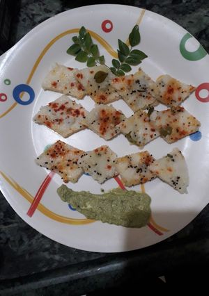 ઈન્સ્ટન્ટ રવા ના ઢોકળા(Instant rava na dhokla recipe in gujarati) રેસીપી મુખ્ય ફોટો