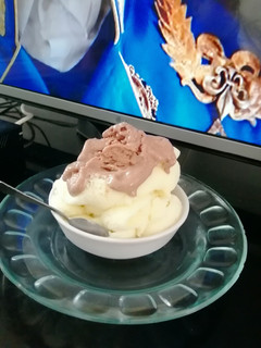 عکسی از دستور بستنی وانیلی کاکائویی زعفرانی🍦🍧🍨